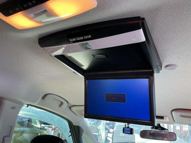 セレナ ライダー　プロパイロットエディション　プロパイロット　純正メモリーナビ　バックカメラ　社外後席モニター　社外ＥＴＣ＆ドラレコ　ハンズフリー機能付き両側オートスライドドア　インテリキー　ＬＥＤライト　フォグランプ　オートライト（10枚目）