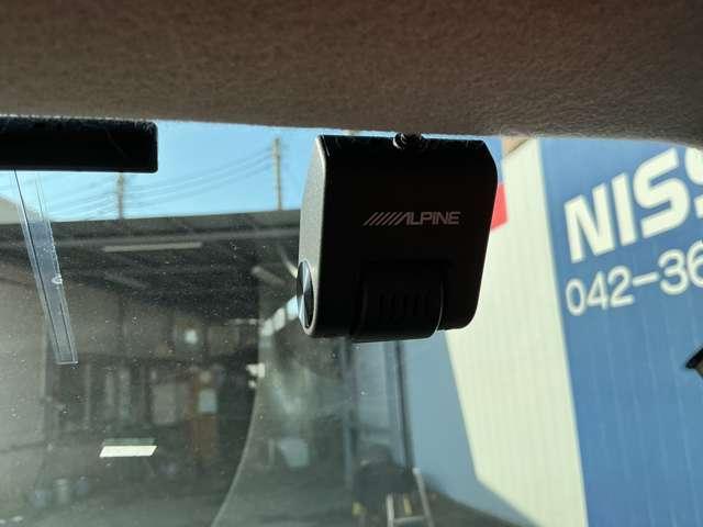 マーチ ニスモ　Ｓ　社外メモリーナビ　社外ドラレコ＆ＥＴＣ　バックカメラ　インテリジェントキー　オートエアコン　オートライト（9枚目）