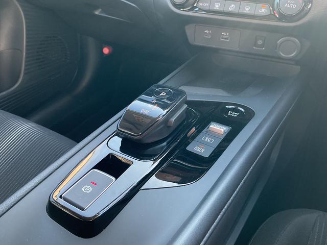 ノート Ｘ　プロパイロット　メーカーライン装着コネクトナビ＆ＥＴＣ２．０　アラウンドビューモニター　ＳＯＳコール　スマートルームミラー　ＬＥＤライト　フォグランプ　インテリジェントキー　ステアリングスイッチ（15枚目）