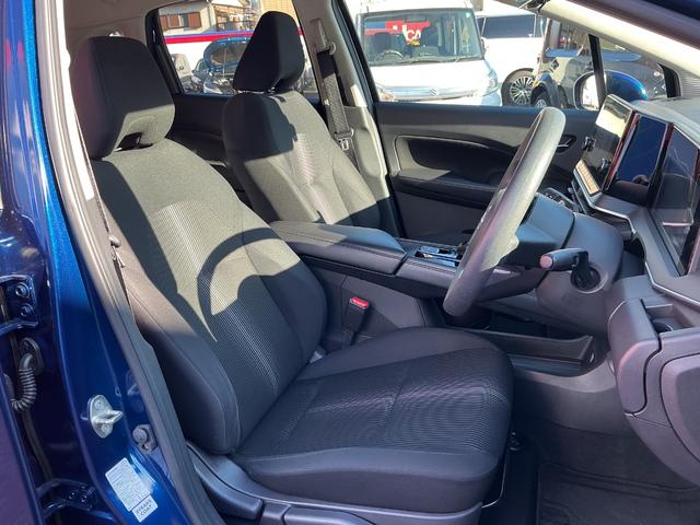 ノート Ｘ　プロパイロット　メーカーライン装着コネクトナビ＆ＥＴＣ２．０　アラウンドビューモニター　ＳＯＳコール　スマートルームミラー　ＬＥＤライト　フォグランプ　インテリジェントキー　ステアリングスイッチ（18枚目）