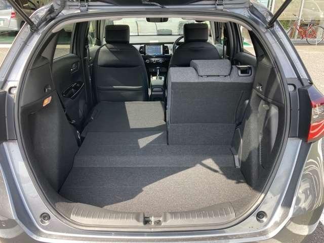 e:HEVホーム 元デモカー 8インチナビ Rカメラ フルセグ クルコン 禁煙車 スマートキー アイドリングストップ 衝突被害軽減ブレーキ ワンオーナー LEDヘッドライト Rカメラ オートエアコン キーレス 地デジ(18枚目)