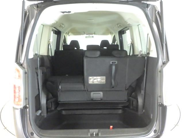 ステップワゴン GEセレクション ナビ オートスライドドア ベンチシート ETC クルーズコントロール リアカメラ ドアバイザー 社外アルミ スマートキー デュアルエアバッグ 三列シート キーレスエントリーキー PW PS 記録簿(15枚目)