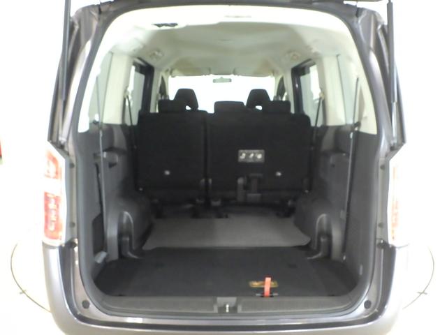 ステップワゴン GEセレクション ナビ オートスライドドア ベンチシート ETC クルーズコントロール リアカメラ ドアバイザー 社外アルミ スマートキー デュアルエアバッグ 三列シート キーレスエントリーキー PW PS 記録簿(17枚目)