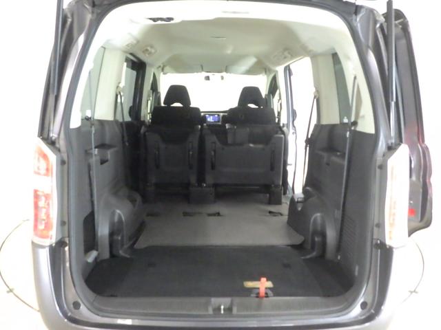 ステップワゴン GEセレクション ナビ オートスライドドア ベンチシート ETC クルーズコントロール リアカメラ ドアバイザー 社外アルミ スマートキー デュアルエアバッグ 三列シート キーレスエントリーキー PW PS 記録簿(19枚目)