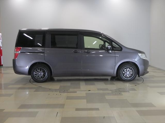 ステップワゴン GEセレクション ナビ オートスライドドア ベンチシート ETC クルーズコントロール リアカメラ ドアバイザー 社外アルミ スマートキー デュアルエアバッグ 三列シート キーレスエントリーキー PW PS 記録簿(21枚目)