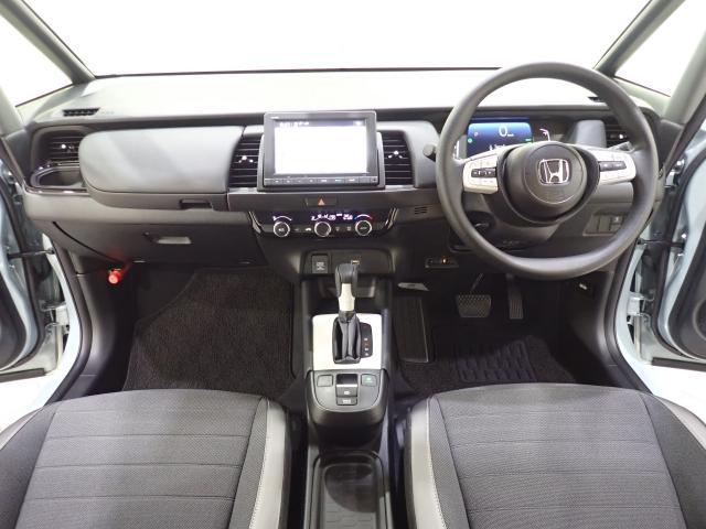 フィット e:HEVクロスター フルオートエアコン 整備記録簿 前後センサー LEDランプ エアバッグ サイドエアバック 地デジ オートクルーズコントロール VSA ETC バックカメラ USB DVD再生可能(10枚目)