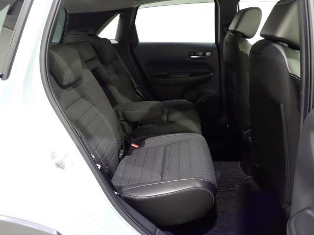 フィット e:HEVクロスター フルオートエアコン 整備記録簿 前後センサー LEDランプ エアバッグ サイドエアバック 地デジ オートクルーズコントロール VSA ETC バックカメラ USB DVD再生可能(25枚目)