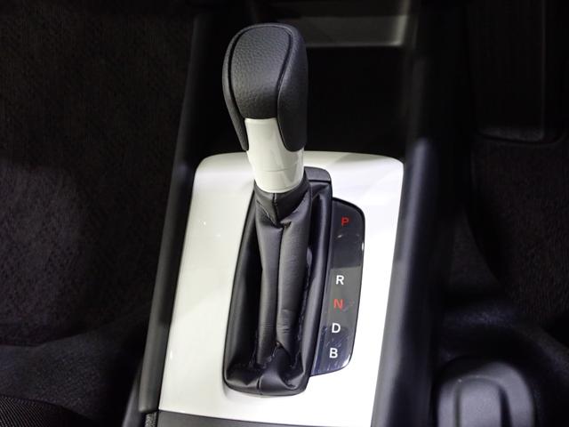 フィット e:HEVクロスター フルオートエアコン 整備記録簿 前後センサー LEDランプ エアバッグ サイドエアバック 地デジ オートクルーズコントロール VSA ETC バックカメラ USB DVD再生可能(30枚目)