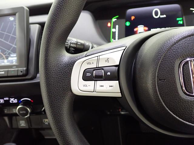 フィット e:HEVクロスター フルオートエアコン 整備記録簿 前後センサー LEDランプ エアバッグ サイドエアバック 地デジ オートクルーズコントロール VSA ETC バックカメラ USB DVD再生可能(44枚目)