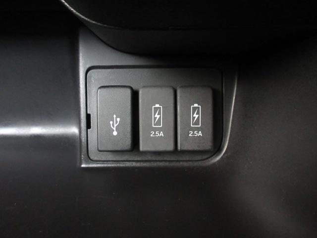 N-BOXカスタム EXターボ ナビ 両側オートスライド シートヒーター LEDライト サイド/カーテンエアバック ETC スマートキー ドアバイザー クルーズコントロール パーキングセンサー リアカメラ 記録簿 地デジ ABS(12枚目)