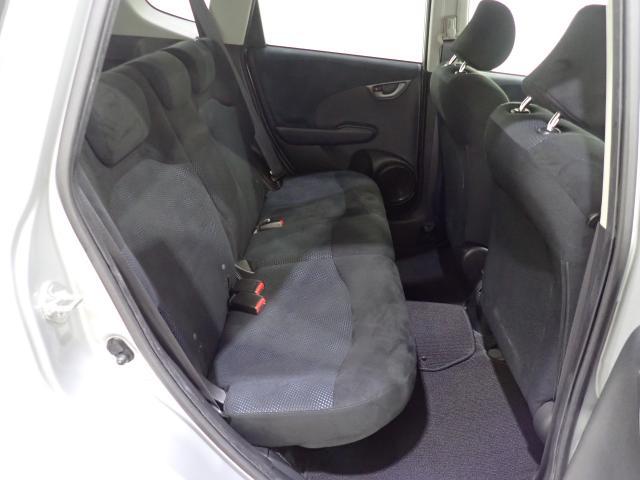 フィット 13G・スマートセレクションファインスタイル インテリキー キーレス フルオートエアコン バックカメラ付き 記録簿有り パワーウィンドウ ETC 両席エアバック エアバック パワステ(20枚目)