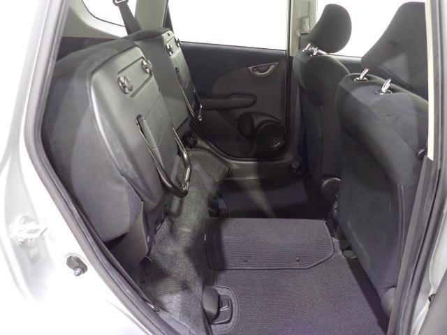 フィット 13G・スマートセレクションファインスタイル インテリキー キーレス フルオートエアコン バックカメラ付き 記録簿有り パワーウィンドウ ETC 両席エアバック エアバック パワステ(21枚目)