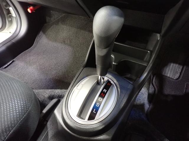 フィット 13G・スマートセレクションファインスタイル インテリキー キーレス フルオートエアコン バックカメラ付き 記録簿有り パワーウィンドウ ETC 両席エアバック エアバック パワステ(27枚目)