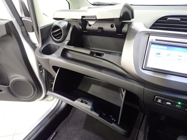 フィット 13G・スマートセレクションファインスタイル インテリキー キーレス フルオートエアコン バックカメラ付き 記録簿有り パワーウィンドウ ETC 両席エアバック エアバック パワステ(35枚目)