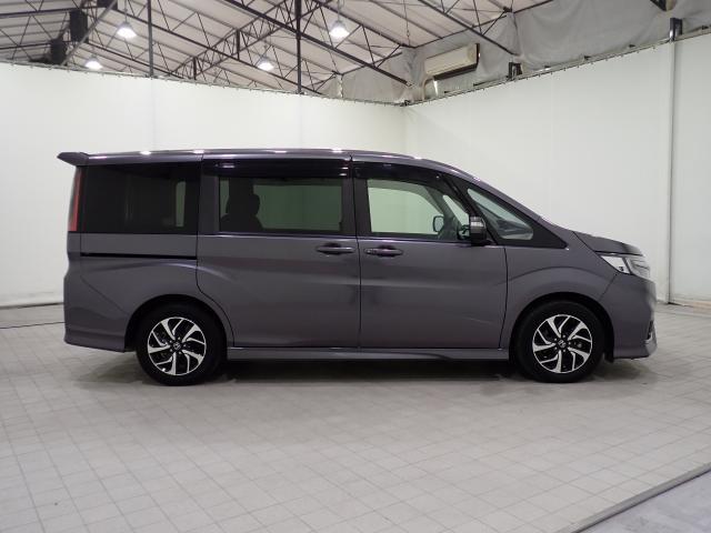 ステップワゴンスパーダ スパーダホンダセンシング　助手席エアバッグ　Ｗパワスラ　記録簿有　地デジ　ＬＥＤライト　横滑り防止システム　オートエアコン　リアカメラ　ＵＳＢ　ナビ＆ＴＶ　三列シート　アイドリングＳ　ＥＴＣ付（4枚目）