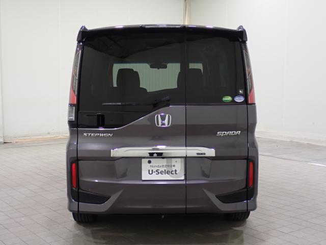 ステップワゴンスパーダ スパーダホンダセンシング　助手席エアバッグ　Ｗパワスラ　記録簿有　地デジ　ＬＥＤライト　横滑り防止システム　オートエアコン　リアカメラ　ＵＳＢ　ナビ＆ＴＶ　三列シート　アイドリングＳ　ＥＴＣ付（5枚目）