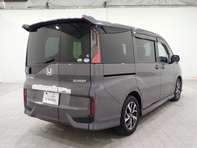 ステップワゴンスパーダ スパーダホンダセンシング　助手席エアバッグ　Ｗパワスラ　記録簿有　地デジ　ＬＥＤライト　横滑り防止システム　オートエアコン　リアカメラ　ＵＳＢ　ナビ＆ＴＶ　三列シート　アイドリングＳ　ＥＴＣ付（6枚目）