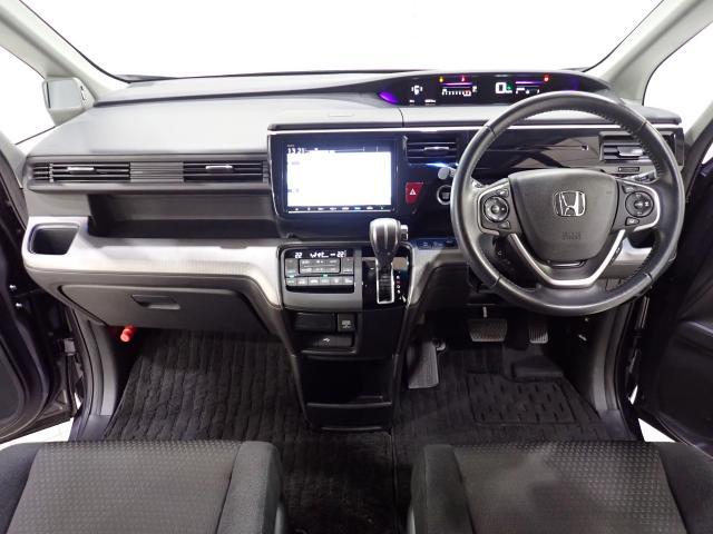 ステップワゴンスパーダ スパーダホンダセンシング　助手席エアバッグ　Ｗパワスラ　記録簿有　地デジ　ＬＥＤライト　横滑り防止システム　オートエアコン　リアカメラ　ＵＳＢ　ナビ＆ＴＶ　三列シート　アイドリングＳ　ＥＴＣ付（10枚目）