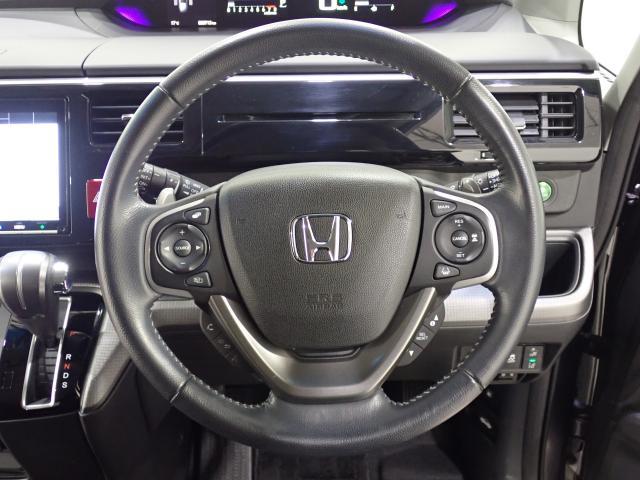 ステップワゴンスパーダ スパーダホンダセンシング　助手席エアバッグ　Ｗパワスラ　記録簿有　地デジ　ＬＥＤライト　横滑り防止システム　オートエアコン　リアカメラ　ＵＳＢ　ナビ＆ＴＶ　三列シート　アイドリングＳ　ＥＴＣ付（11枚目）