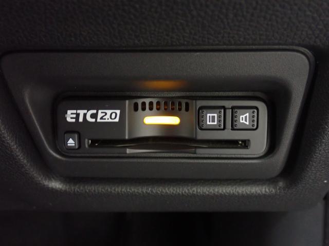 ステップワゴンスパーダ スパーダホンダセンシング　助手席エアバッグ　Ｗパワスラ　記録簿有　地デジ　ＬＥＤライト　横滑り防止システム　オートエアコン　リアカメラ　ＵＳＢ　ナビ＆ＴＶ　三列シート　アイドリングＳ　ＥＴＣ付（12枚目）