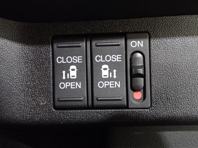 ステップワゴンスパーダ スパーダホンダセンシング　助手席エアバッグ　Ｗパワスラ　記録簿有　地デジ　ＬＥＤライト　横滑り防止システム　オートエアコン　リアカメラ　ＵＳＢ　ナビ＆ＴＶ　三列シート　アイドリングＳ　ＥＴＣ付（21枚目）