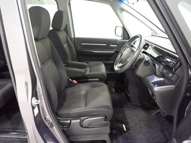 ステップワゴンスパーダ スパーダホンダセンシング　助手席エアバッグ　Ｗパワスラ　記録簿有　地デジ　ＬＥＤライト　横滑り防止システム　オートエアコン　リアカメラ　ＵＳＢ　ナビ＆ＴＶ　三列シート　アイドリングＳ　ＥＴＣ付（24枚目）