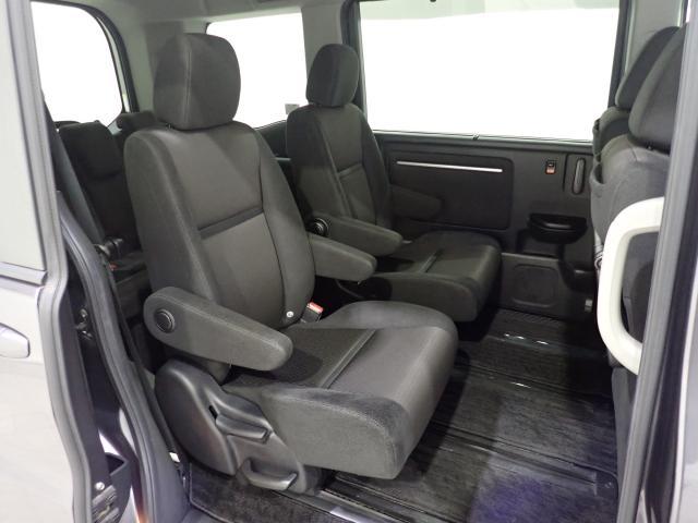 ステップワゴンスパーダ スパーダホンダセンシング　助手席エアバッグ　Ｗパワスラ　記録簿有　地デジ　ＬＥＤライト　横滑り防止システム　オートエアコン　リアカメラ　ＵＳＢ　ナビ＆ＴＶ　三列シート　アイドリングＳ　ＥＴＣ付（25枚目）