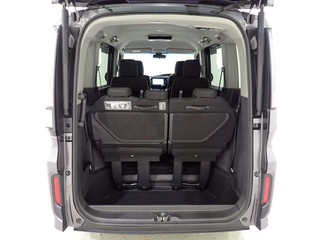 ステップワゴンスパーダ スパーダホンダセンシング　助手席エアバッグ　Ｗパワスラ　記録簿有　地デジ　ＬＥＤライト　横滑り防止システム　オートエアコン　リアカメラ　ＵＳＢ　ナビ＆ＴＶ　三列シート　アイドリングＳ　ＥＴＣ付（27枚目）