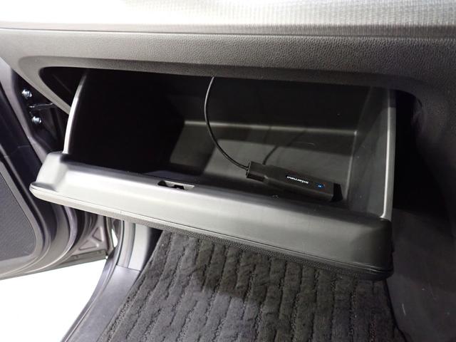 ステップワゴンスパーダ スパーダホンダセンシング　助手席エアバッグ　Ｗパワスラ　記録簿有　地デジ　ＬＥＤライト　横滑り防止システム　オートエアコン　リアカメラ　ＵＳＢ　ナビ＆ＴＶ　三列シート　アイドリングＳ　ＥＴＣ付（41枚目）