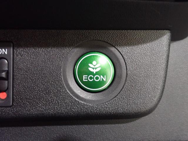 ステップワゴンスパーダ スパーダホンダセンシング　助手席エアバッグ　Ｗパワスラ　記録簿有　地デジ　ＬＥＤライト　横滑り防止システム　オートエアコン　リアカメラ　ＵＳＢ　ナビ＆ＴＶ　三列シート　アイドリングＳ　ＥＴＣ付（49枚目）