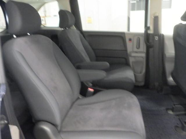 フリード Ｇ　ナビ　リアカメラ　ＥＴＣ　エアバッグ　パワーウィンドウ　助手席エアバッグ　ウォークスルー　キーレス　３列シート　パワーステアリング　両側スライドドア　エアコン　ＡＢＳ　記録簿　バックモニター付き（13枚目）