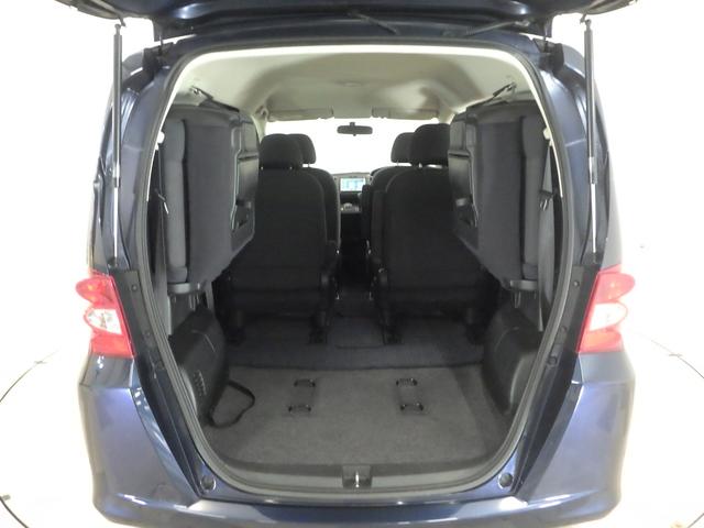 フリード Ｇ　ナビ　リアカメラ　ＥＴＣ　エアバッグ　パワーウィンドウ　助手席エアバッグ　ウォークスルー　キーレス　３列シート　パワーステアリング　両側スライドドア　エアコン　ＡＢＳ　記録簿　バックモニター付き（16枚目）