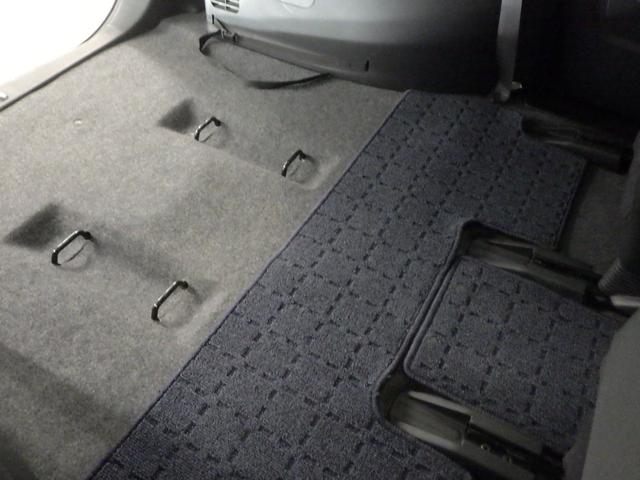 フリード Ｇ　ナビ　リアカメラ　ＥＴＣ　エアバッグ　パワーウィンドウ　助手席エアバッグ　ウォークスルー　キーレス　３列シート　パワーステアリング　両側スライドドア　エアコン　ＡＢＳ　記録簿　バックモニター付き（18枚目）