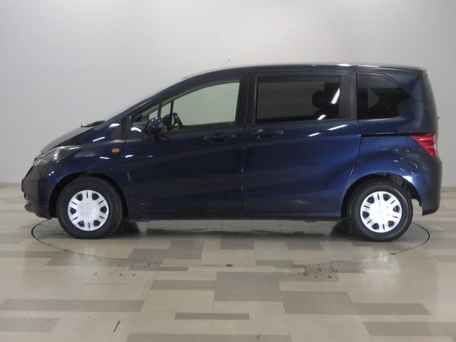 フリード Ｇ　ナビ　リアカメラ　ＥＴＣ　エアバッグ　パワーウィンドウ　助手席エアバッグ　ウォークスルー　キーレス　３列シート　パワーステアリング　両側スライドドア　エアコン　ＡＢＳ　記録簿　バックモニター付き（22枚目）