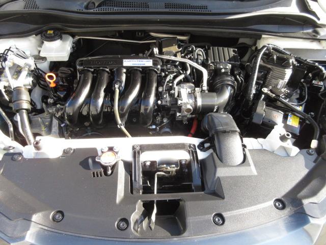 ヴェゼル ハイブリッドＺ　ナビ　シートヒーター　リアカメラ　ＬＥＤライト　サイド／カーテンエアバック　アルミ　フォグ　ドアバイザー　ＣＴＢＡ　クルーズコントロール　ＥＴＣ　スマートキー　パドルシフト　Ｒカメ　スマキー　ＵＳＢ（12枚目）