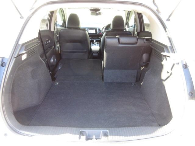 ヴェゼル ハイブリッドＺ　ナビ　シートヒーター　リアカメラ　ＬＥＤライト　サイド／カーテンエアバック　アルミ　フォグ　ドアバイザー　ＣＴＢＡ　クルーズコントロール　ＥＴＣ　スマートキー　パドルシフト　Ｒカメ　スマキー　ＵＳＢ（23枚目）