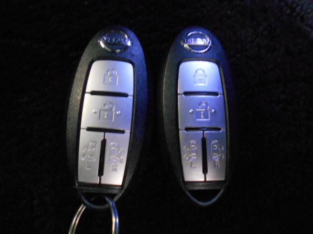 セレナ ハイウェイスタープロパイロットエディション ナビ リア席モニター ETC LEDライト ベンチ アルミ ドアバイザー パーキングセンサー 両側パワースライド サイド/カーテンエアバック クルーズコントロール Cソナー クルコン 横滑り防止(17枚目)