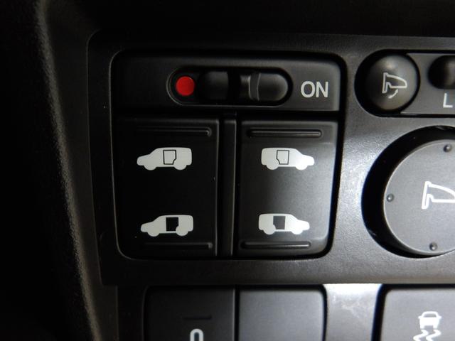 フリード Ｇプレミアムエディション　ナビ　両側オートスライド　ＨＩＤ　スマートキー　リモコンポール　ＥＴＣ　リアカメラ　ベンチシート　ＶＳＡ　クルーズコントロール　盗難防止　Ｂカメラ　記録簿　オートクルーズ　キーレスキー　パワステ（7枚目）