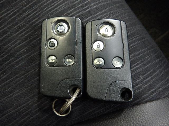 フリード Ｇプレミアムエディション　ナビ　両側オートスライド　ＨＩＤ　スマートキー　リモコンポール　ＥＴＣ　リアカメラ　ベンチシート　ＶＳＡ　クルーズコントロール　盗難防止　Ｂカメラ　記録簿　オートクルーズ　キーレスキー　パワステ（8枚目）