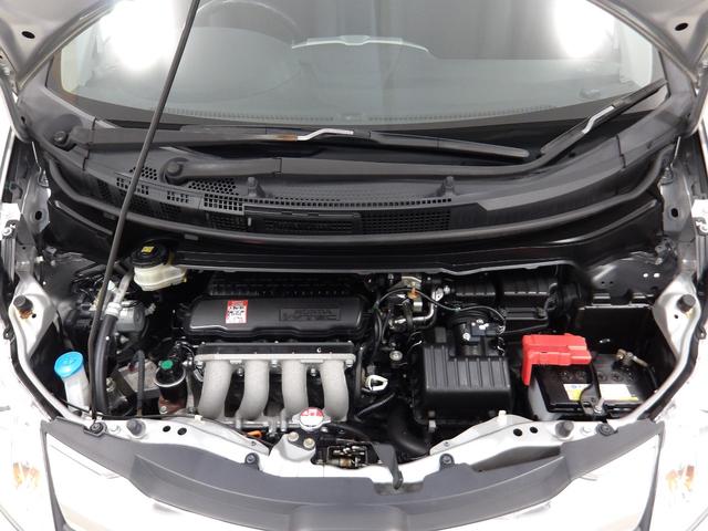 フリード Ｇプレミアムエディション　ナビ　両側オートスライド　ＨＩＤ　スマートキー　リモコンポール　ＥＴＣ　リアカメラ　ベンチシート　ＶＳＡ　クルーズコントロール　盗難防止　Ｂカメラ　記録簿　オートクルーズ　キーレスキー　パワステ（9枚目）