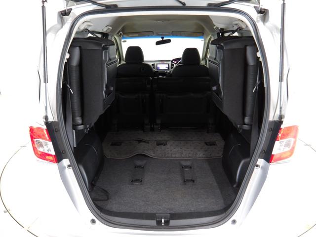 フリード Ｇプレミアムエディション　ナビ　両側オートスライド　ＨＩＤ　スマートキー　リモコンポール　ＥＴＣ　リアカメラ　ベンチシート　ＶＳＡ　クルーズコントロール　盗難防止　Ｂカメラ　記録簿　オートクルーズ　キーレスキー　パワステ（19枚目）