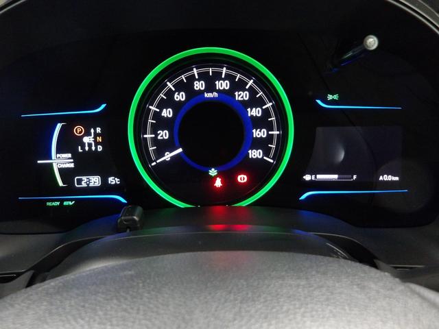 シャトル ハイブリッドＸ　ナビ　リアカメラ　ＣＴＢＡ　ＥＴＣ　ＬＥＤライト　サイド／カーテンエアバック　ＶＳＡ　クルーズコントロール　パドルシフト　オートリトラミラー　スマートキー　地デジフルセグＴＶ　スマ－トキ－　イモビ（12枚目）