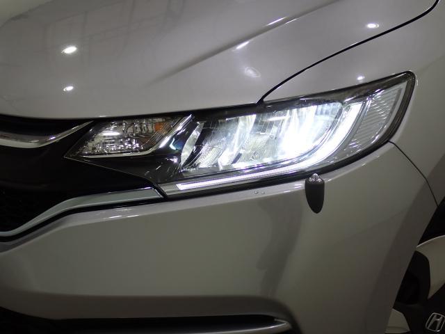 フィットハイブリッド Fコンフォートエディション シートヒータ USB接続 スマキー クルーズコントロール ETC車載器 リヤカメラ 横滑り防止機能 LEDヘッド ABS エアバッグ パワーウインドウ アイドリングストップ(7枚目)