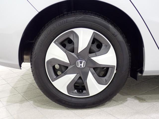 フィットハイブリッド Fコンフォートエディション シートヒータ USB接続 スマキー クルーズコントロール ETC車載器 リヤカメラ 横滑り防止機能 LEDヘッド ABS エアバッグ パワーウインドウ アイドリングストップ(8枚目)