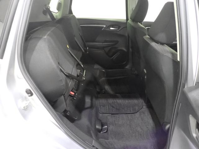 フィットハイブリッド Fコンフォートエディション シートヒータ USB接続 スマキー クルーズコントロール ETC車載器 リヤカメラ 横滑り防止機能 LEDヘッド ABS エアバッグ パワーウインドウ アイドリングストップ(23枚目)