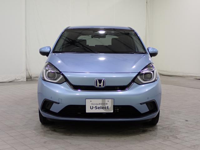 フィット ｅ：ＨＥＶホーム　クリソナ　助手席エアバッグ　運転席エアバッグ　アイドリングストップ　ＬＥＤライト　ＵＳＢ接続　バックカメラ　ＡＢＳ　サイドエアバッグ　オートクルーズコントロール　フルセグＴＶ　記録簿（2枚目）