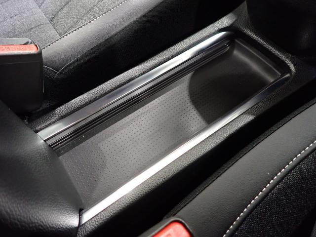 フィット ｅ：ＨＥＶホーム　クリソナ　助手席エアバッグ　運転席エアバッグ　アイドリングストップ　ＬＥＤライト　ＵＳＢ接続　バックカメラ　ＡＢＳ　サイドエアバッグ　オートクルーズコントロール　フルセグＴＶ　記録簿（43枚目）