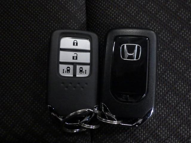 フリード Ｇ・ホンダセンシング　ナビ　両側オートスライド　リアカメラ　ベンチシート　クルーズコントロール　ドアバイザー　ＶＳＡ　ＥＴＣ　フォグ　アイドルストップ　Ｆセグ　ｉストップ　Ｗエアバッグ　パワーウィンドウ　スマートキ　ＵＳＢ（16枚目）