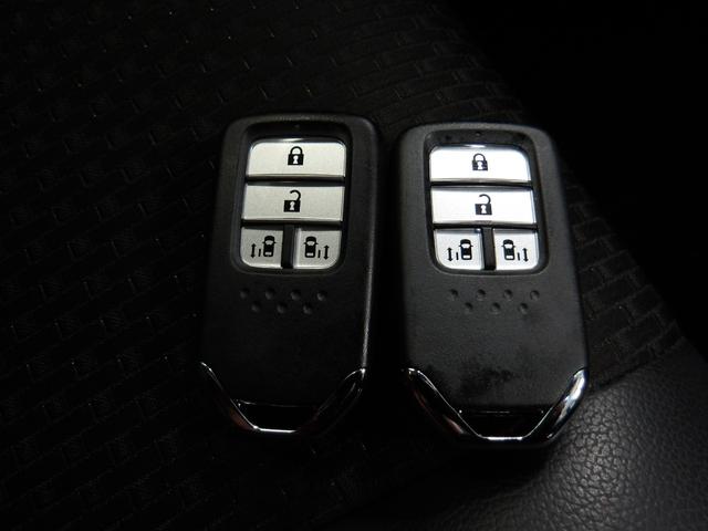 ステップワゴンスパーダ e:HEVスパーダG・EXホンダセンシング ナビ 両側オートスライド リア席モニター 全方位カメラ クルーズコントロール シートヒーター VSA LEDライト サイド/カーテンエアバック スマートキー ETC 禁煙車 地デジ クルコン スマキー(17枚目)