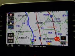【ナビゲーション】　ナビを装備しております！インパネ内にスッキリとビルトイン装着されておりますので、運転時に視界の妨げになる事もありません。 7